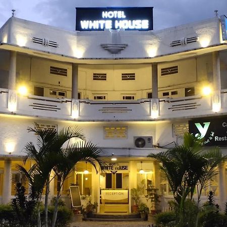Hotel White House Dehradun Extérieur photo