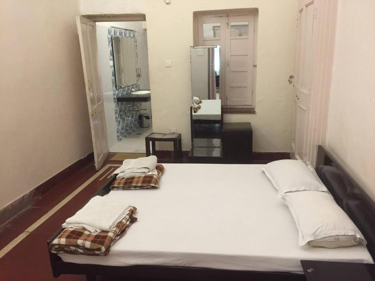 Hotel White House Dehradun Extérieur photo