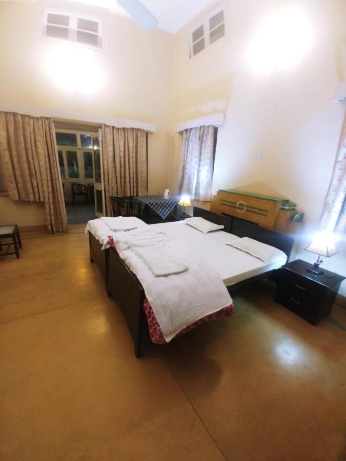 Hotel White House Dehradun Extérieur photo