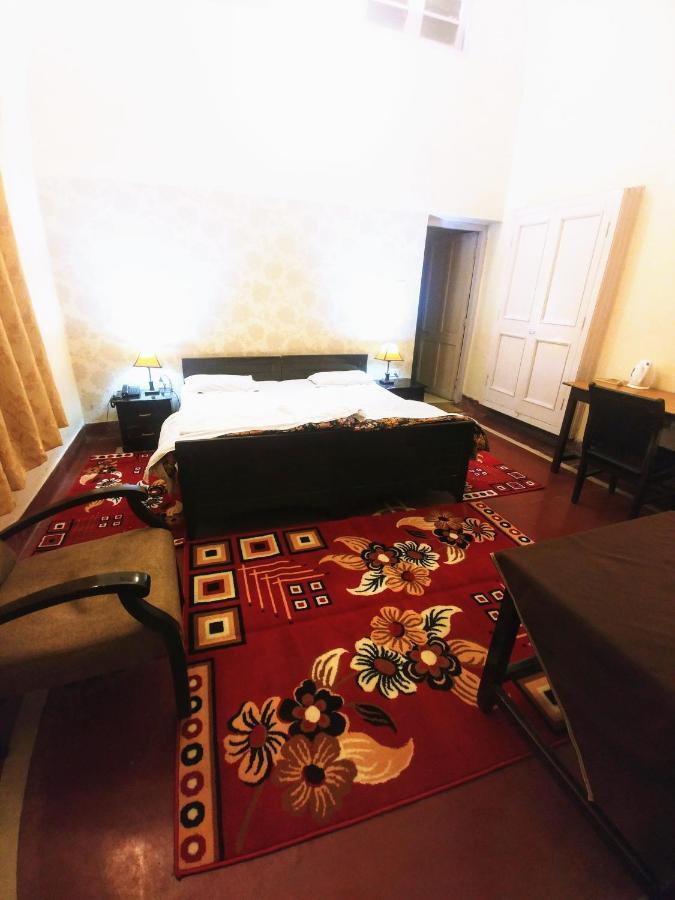 Hotel White House Dehradun Extérieur photo