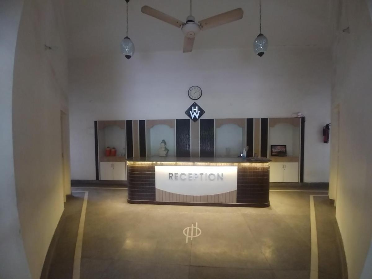 Hotel White House Dehradun Extérieur photo