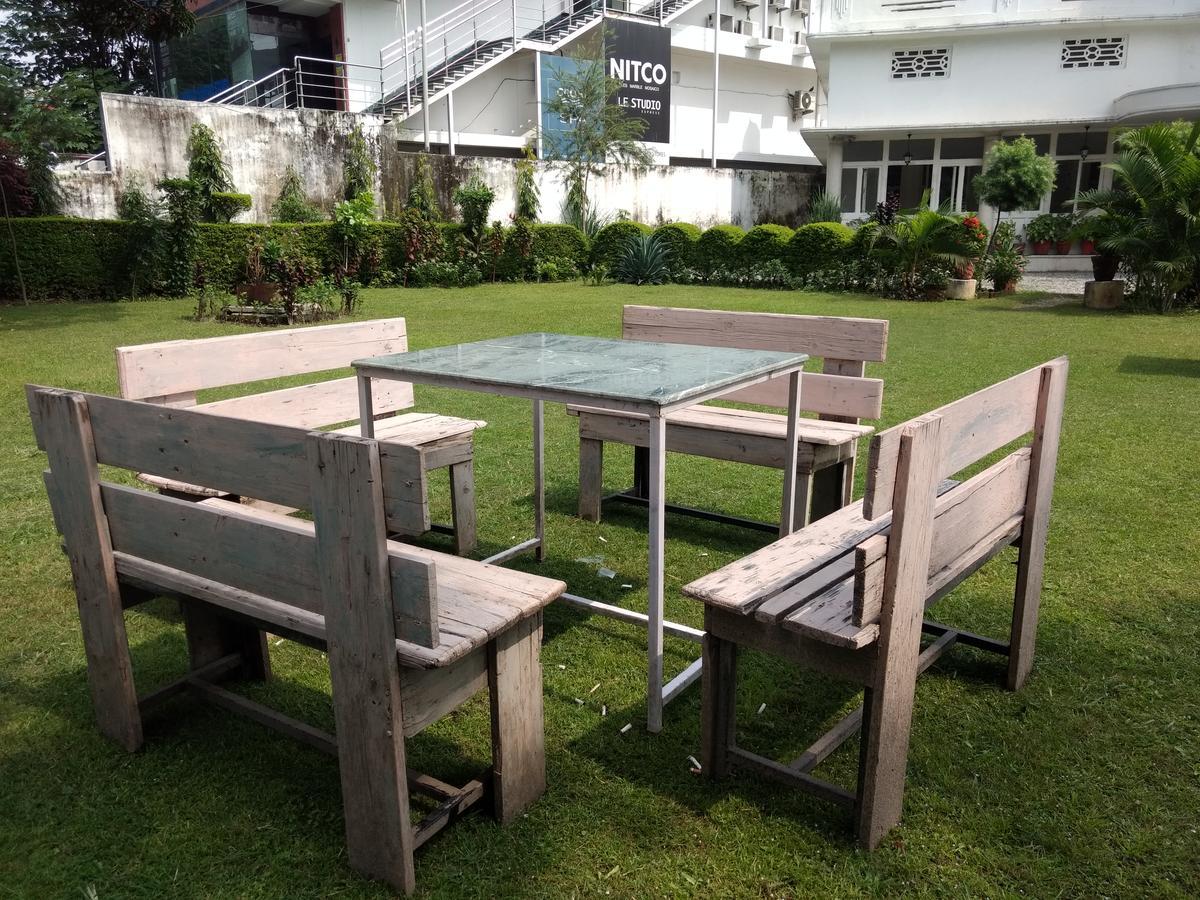 Hotel White House Dehradun Extérieur photo