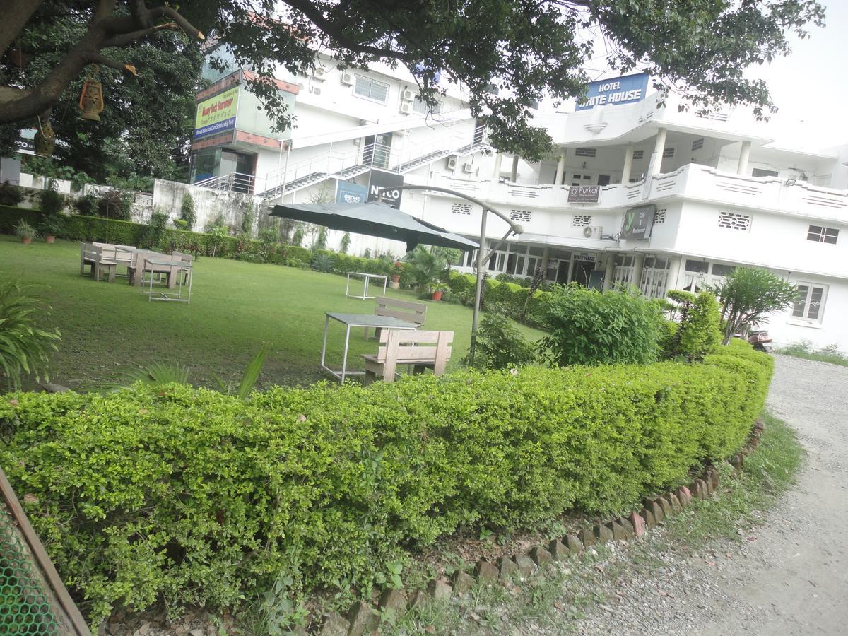 Hotel White House Dehradun Extérieur photo