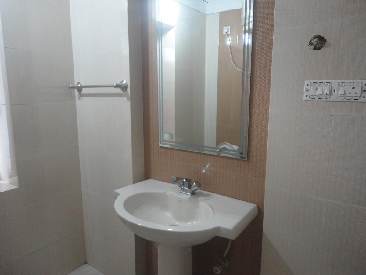 Hotel White House Dehradun Extérieur photo